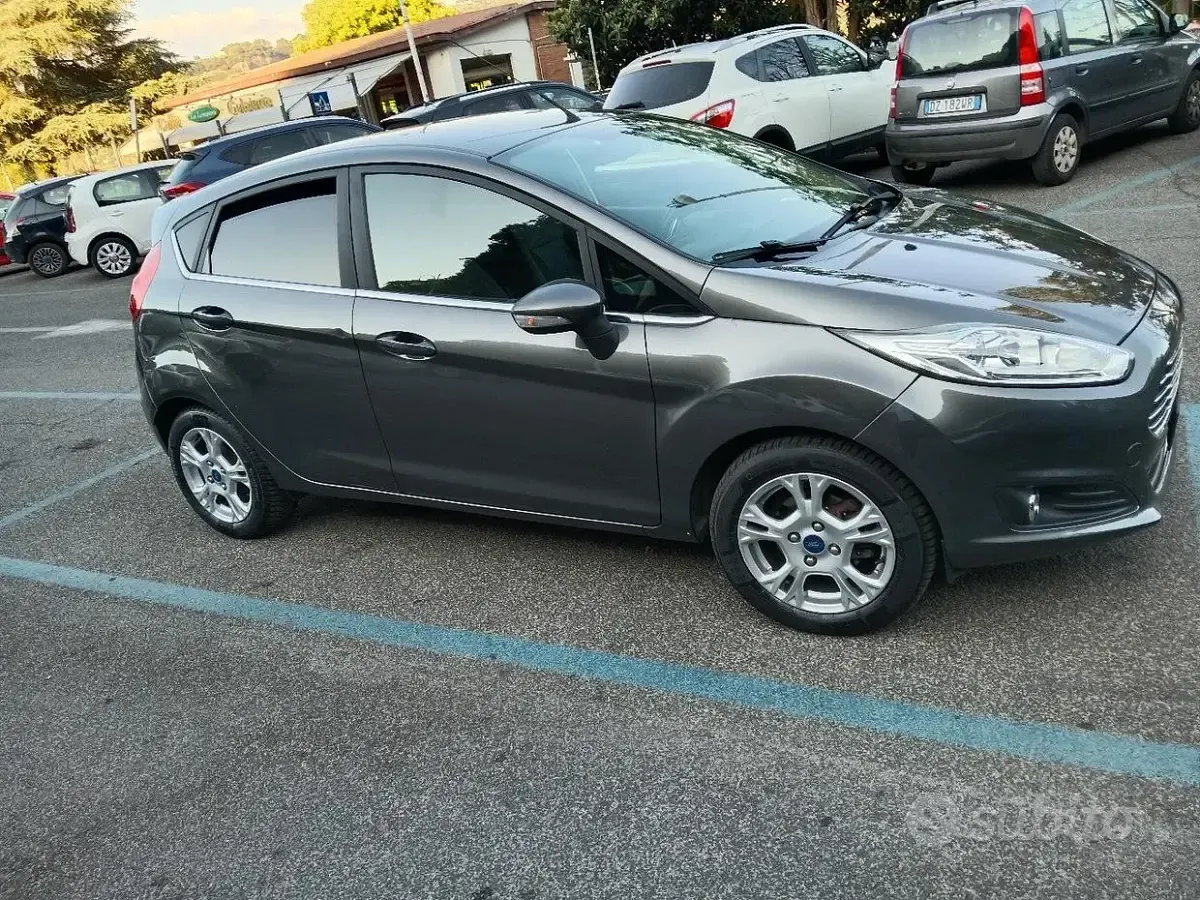 Usata Ford Fiesta 101 CV (74 kW) 2016 Utilitaria