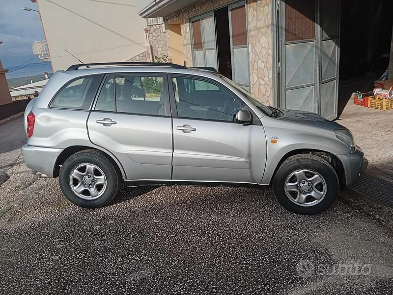 Usata Toyota RAV4 2002 Grigio SUV