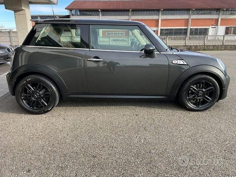 Usata Mini Cooper S 184 CV (135 kW) 2013 Grigio scuro Utilitaria