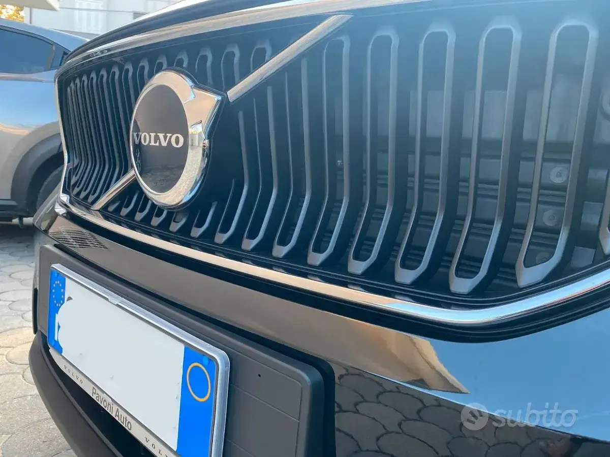 Usata Volvo XC40 163 CV (119 kW) 2025 Nero SUV
