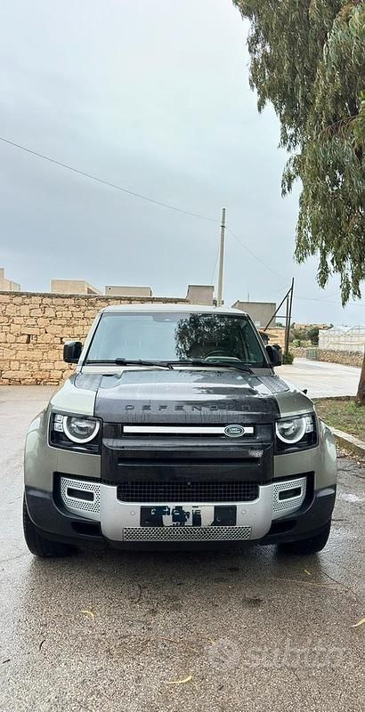 Usata Land Rover Defender S 241 CV (177 kW) 2021 Verde SUV