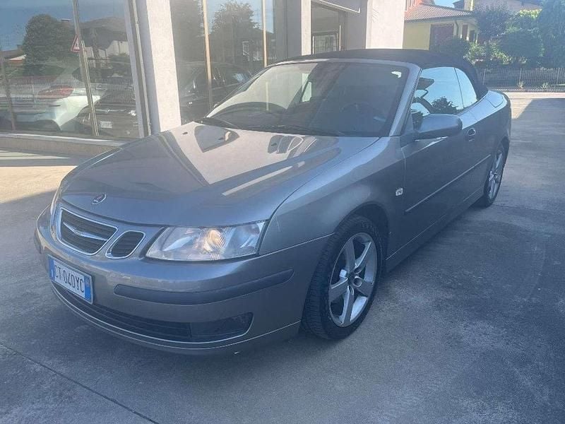 Grigio(met.) Usata 2004 Saab 9-3 Cabriolet Vector Cabrio | 5300 € (Buon prezzo) - Immagine 1/2