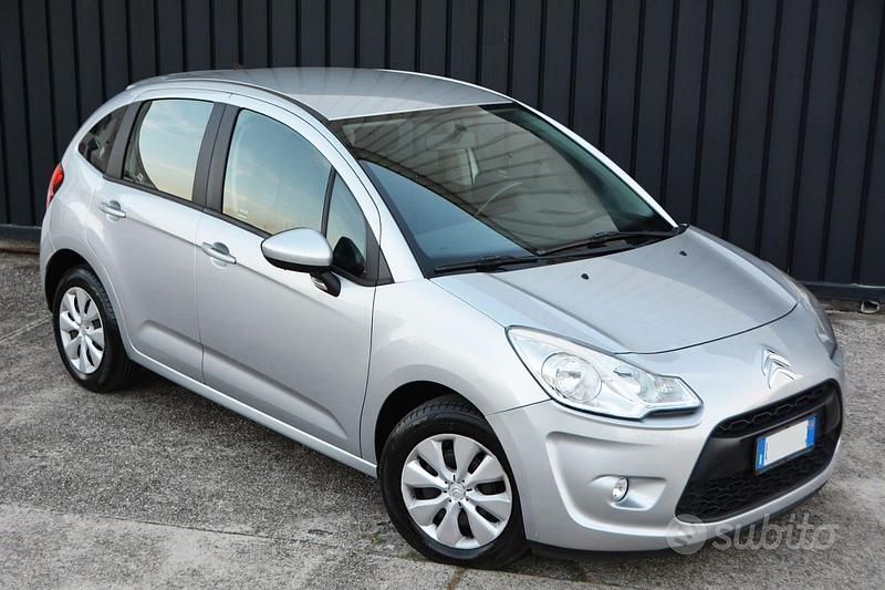Usata 2010 Citroën C3 Tre volumi | 3900 € (Buon prezzo) - Immagine 1/4