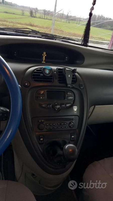 Usata Citroën Xsara 109 CV (80 kW) 2006 Blu Berlina