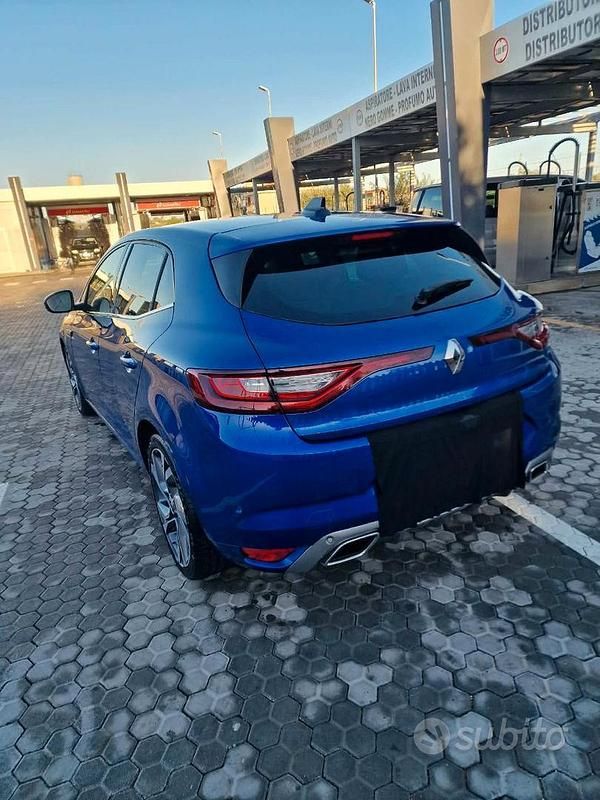 Usata Renault Mégane IV GT 165 CV (121 kW) 2017 Blu Berlina