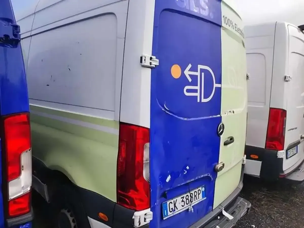 Usata Mercedes E-Sprinter 85 kW (116 CV) 2022 Bianco Furgone