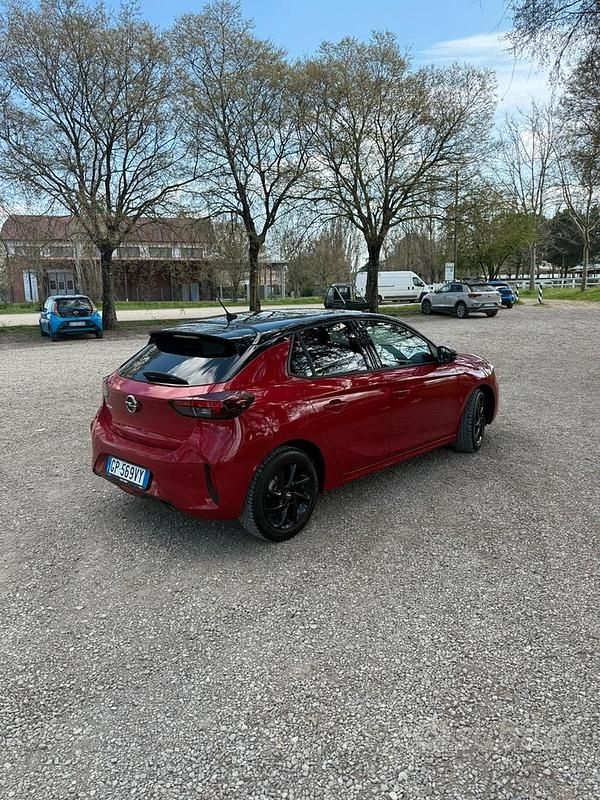 Usata Opel Corsa S 102 CV (75 kW) 2023 Rosso Utilitaria