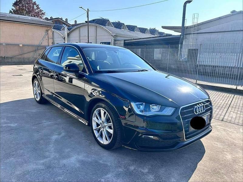Nero Usata 2015 Audi A3 Admired Tre volumi | 12.500 € (Buon prezzo) - Immagine 1/4