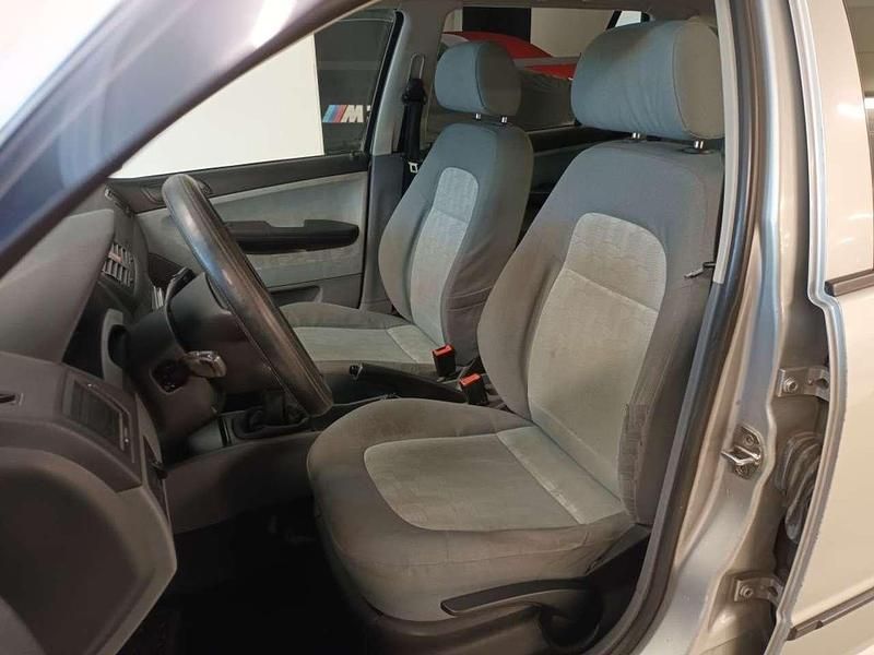 Usata Skoda Fabia Comfort 68 CV (50 kW) 2001 Diamant silver (9102) Station wagon