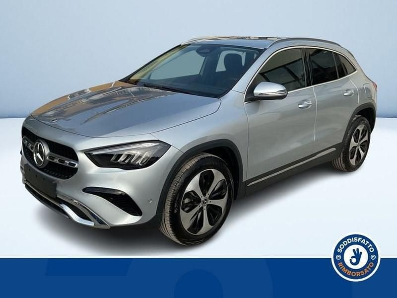 Argento Nuova 2025 Mercedes GLA200 Advanced Plus SUV | 46.100 € (Buon prezzo) - Immagine 1/3