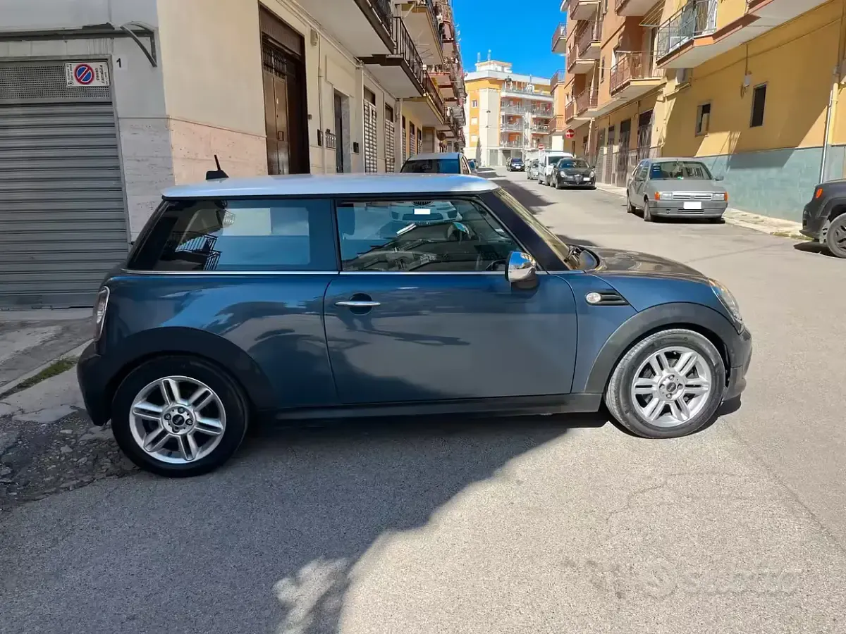 Usata Mini Cooper 122 CV (89 kW) 2010 Blu Utilitaria