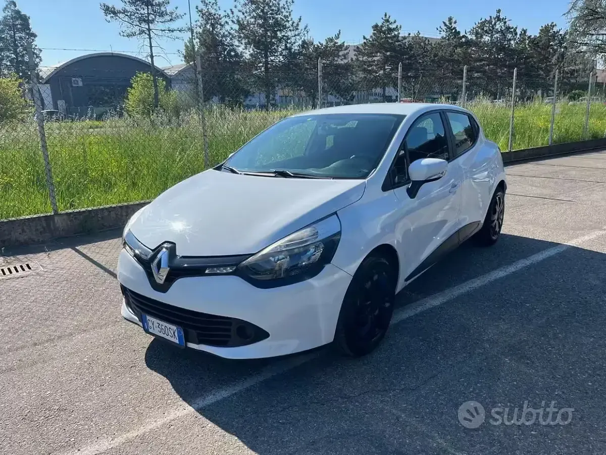 Second-hand Renault Clio IV 90 CP (66 kW) 2016 Alb Berlinǎ