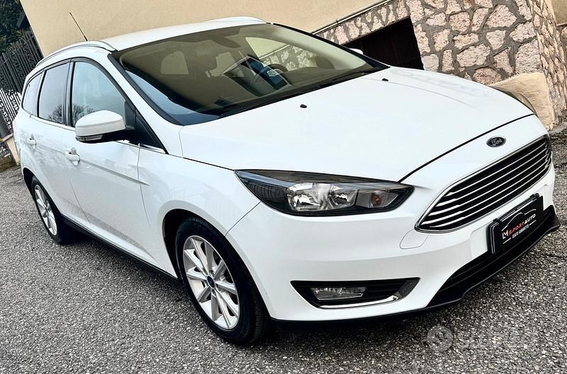 Usata Ford Focus Titanium 120 CV (88 kW) 2015 Bianco Station wagon