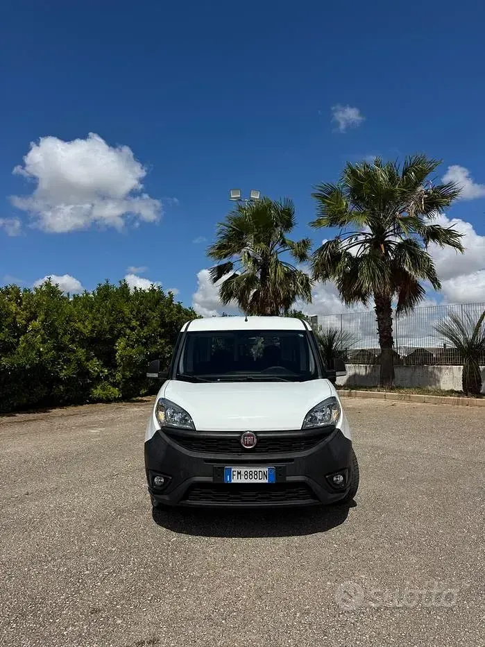 Usata Fiat Doblò 95 CV (69 kW) 2017 Bianco Monovolume