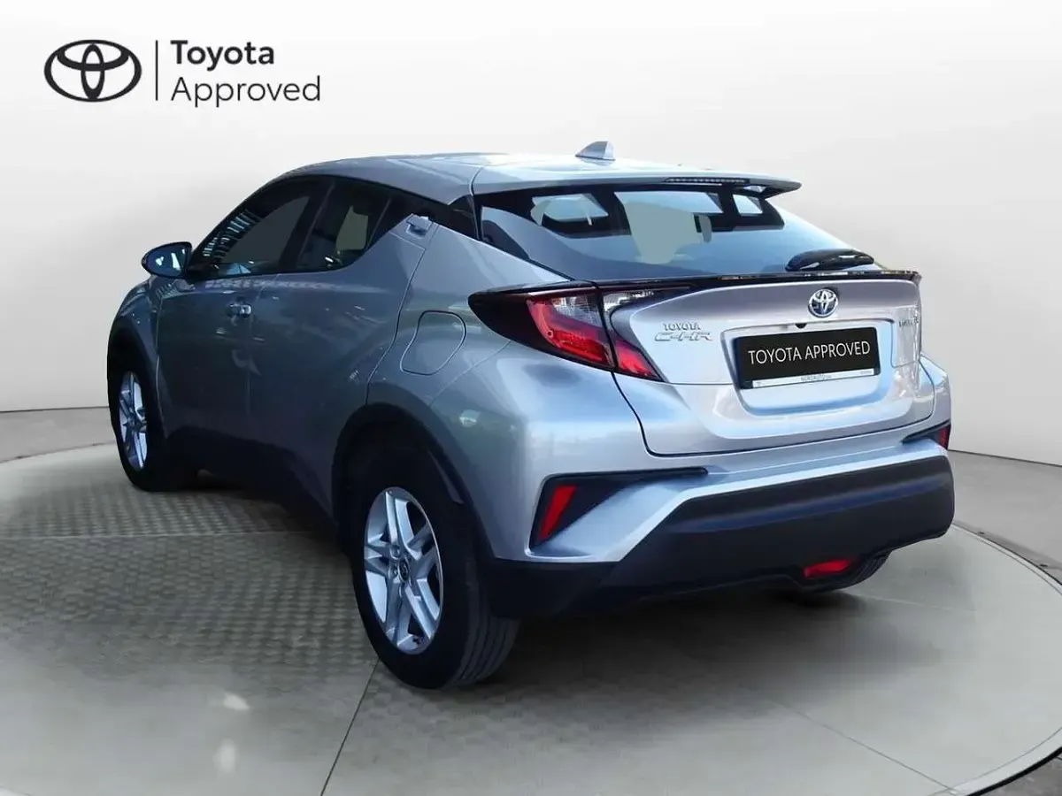 Usata Toyota C-HR Business Edition 122 CV (89 kW) 2023 Argento SUV
