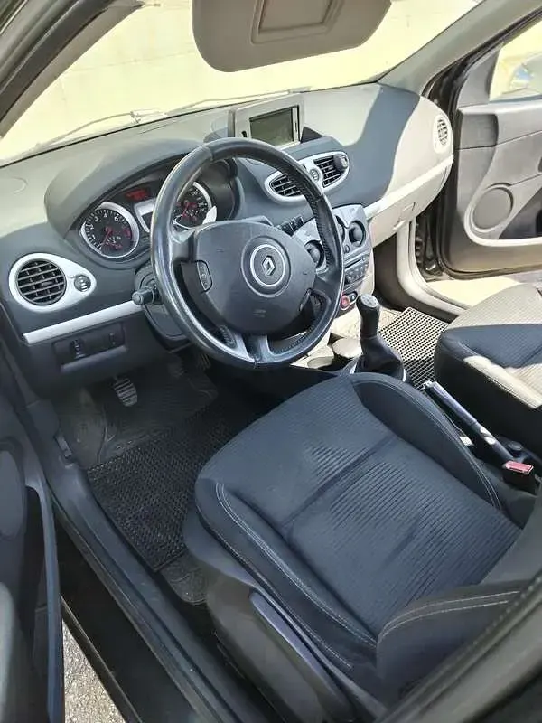 Usata Renault Clio IV Dynamique 75 CV (55 kW) 2012 Berlina
