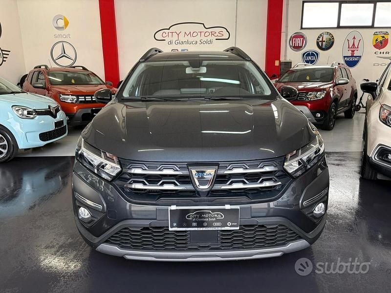 Usata Dacia Jogger Extreme 100 CV (73 kW) 2022 Grigio Monovolume