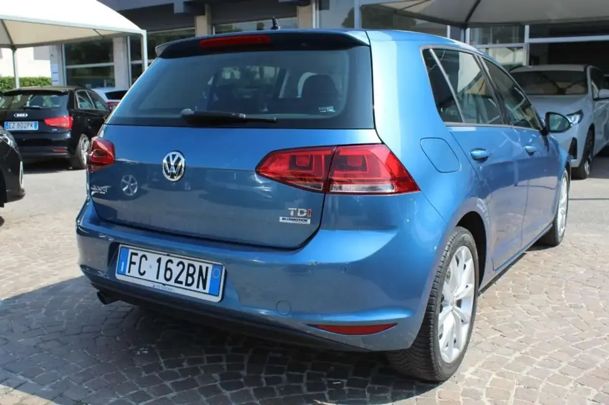 Usata VW Golf VII Highline 110 CV (80 kW) 2016 Blu Berlina