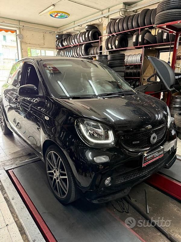 Usata Smart ForFour Brabus Xclusive 109 CV (80 kW) 2017 Nero Utilitaria