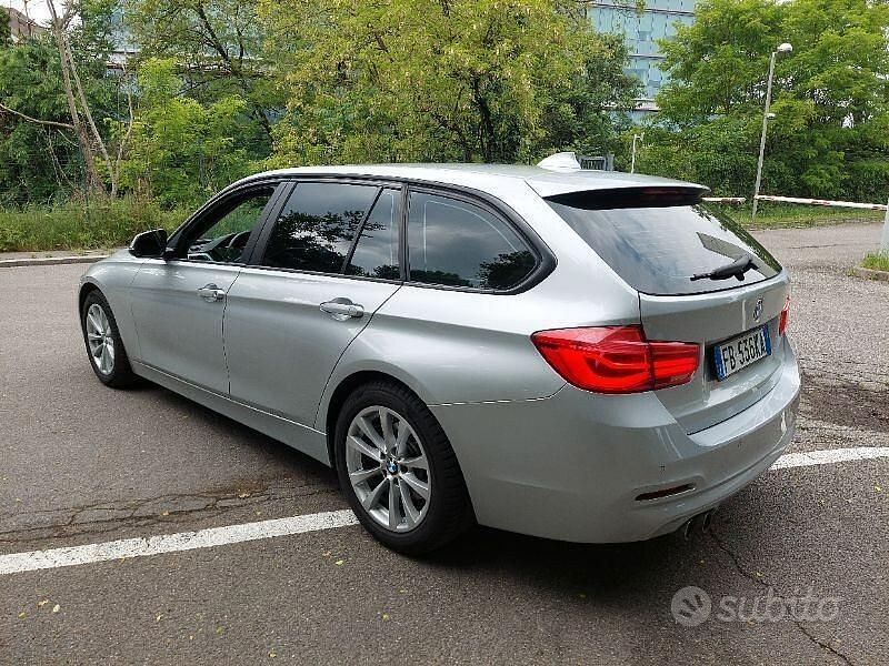 Usata BMW 320 Sport Line 190 CV (139 kW) 2016 Grigio Station wagon