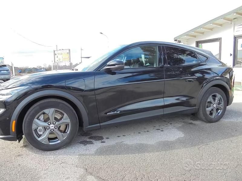 Usata Ford Mustang Standard Range 269 CV (197 kW) 2022 Nero Station wagon