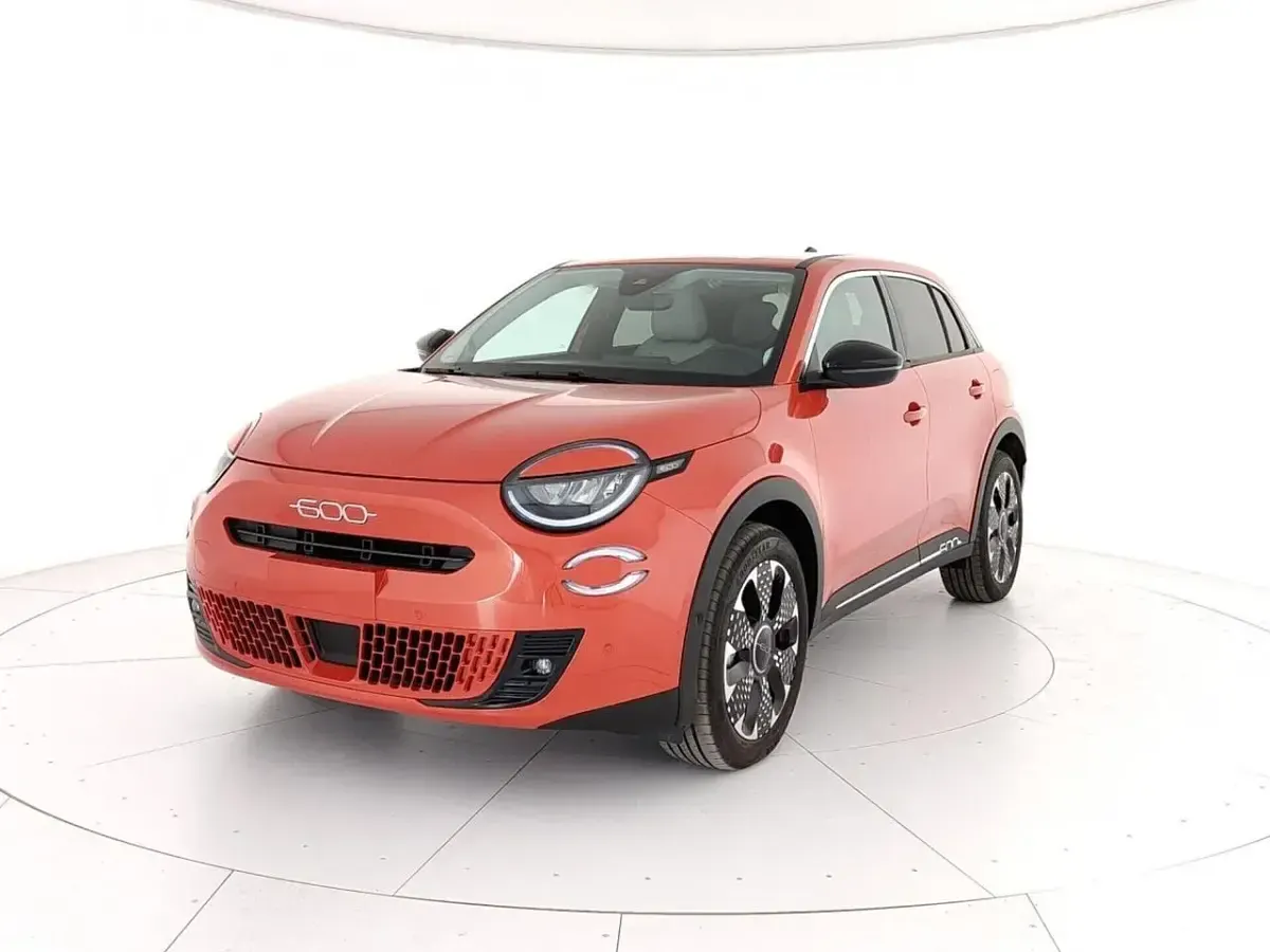Usata Fiat 600E La Prima 61 kW (84 CV) 2024 Arancione SUV