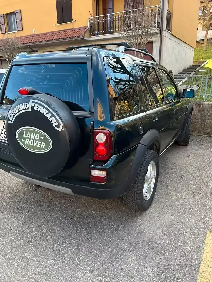 Usata Land Rover Freelander 109 CV (80 kW) 2005 Nero SUV