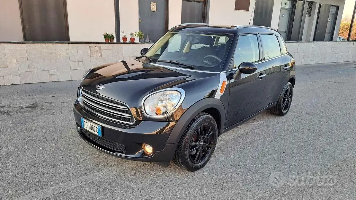 Usata Mini Cooper Countryman Business 111 CV (81 kW) 2016 Nero SUV