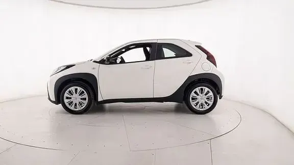 Usata Toyota Aygo X Trend 72 CV (52 kW) 2024 Bianco SUV