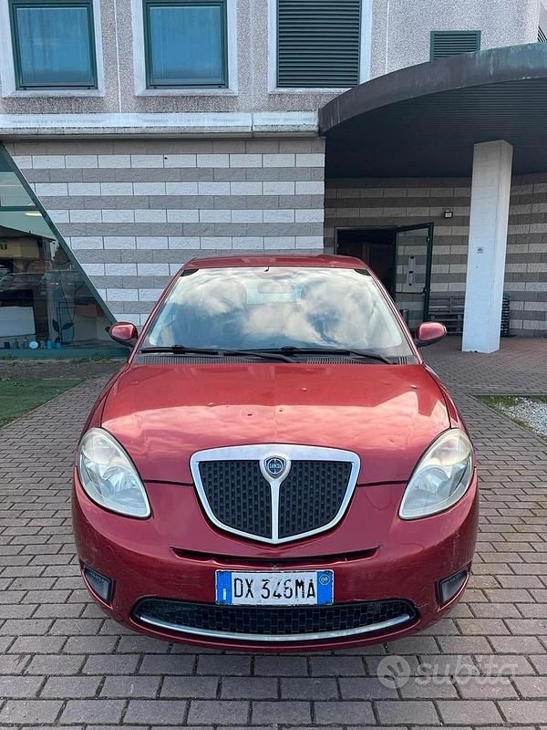 Rosso Usata 2009 Lancia Ypsilon Due volumi | 2450 € (Ottimo prezzo) - Immagine 1/4