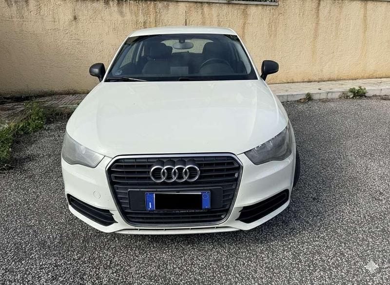 Usata 2012 Audi A1 Ambition Berlina | 6900 € (Super prezzo) - Immagine 1/4