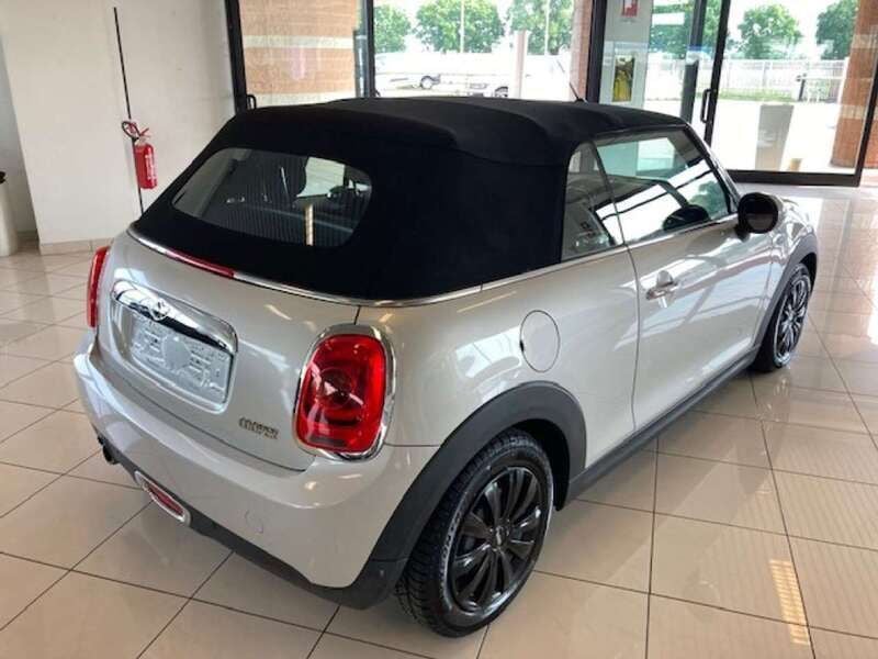 Usata Mini Cooper Cabriolet 136 CV (100 kW) 2018 Grigio Cabrio