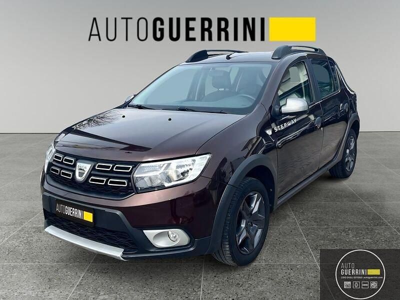 Usata Dacia Sandero Stepway 90 CV (66 kW) 2017 Bordeaux Utilitaria