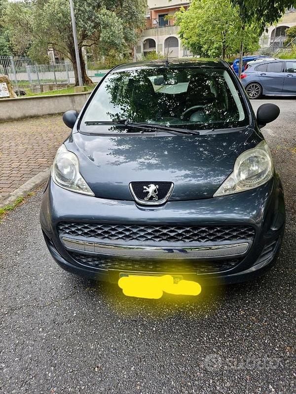 Usata Peugeot 107 68 CV (50 kW) 2009 Grigio Utilitaria