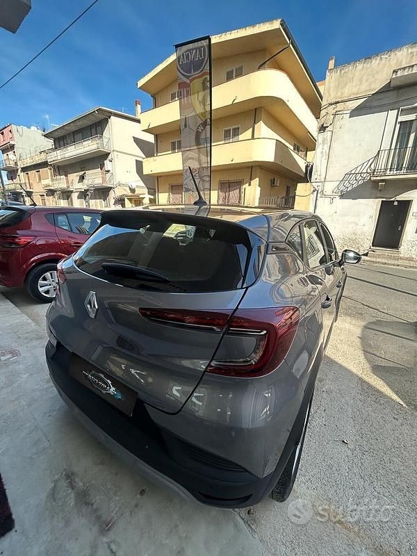 Usata Renault Captur Business 115 CV (84 kW) 2021 Grigio SUV