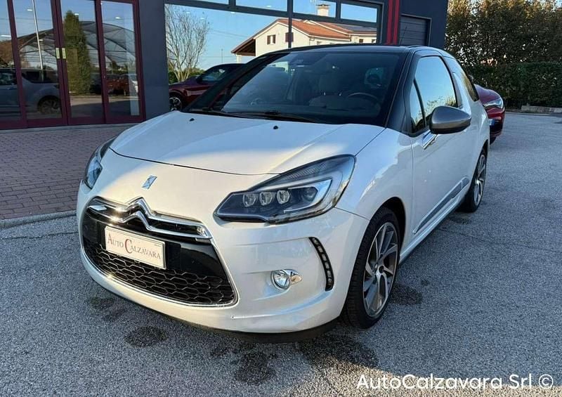 Bianco con teto grigio Usata 2014 Citroën DS3 Tre volumi | 9500 € (Buon prezzo) - Immagine 1/4