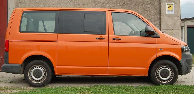 Arancione Usata 2010 VW T5 Comfortline Furgone | 14.500 € (Buon prezzo) - Immagine 1/4