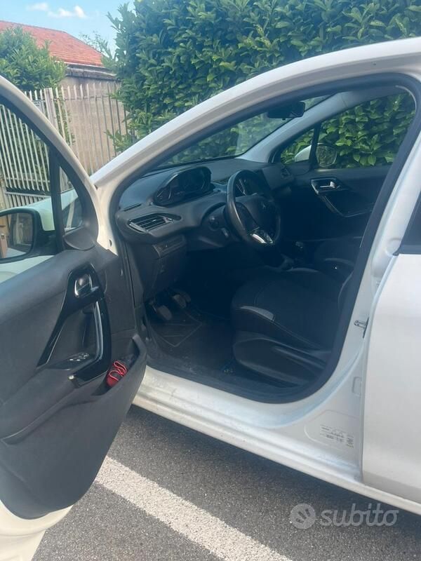 Usata Peugeot 208 82 CV (60 kW) 2016 Bianco Utilitaria