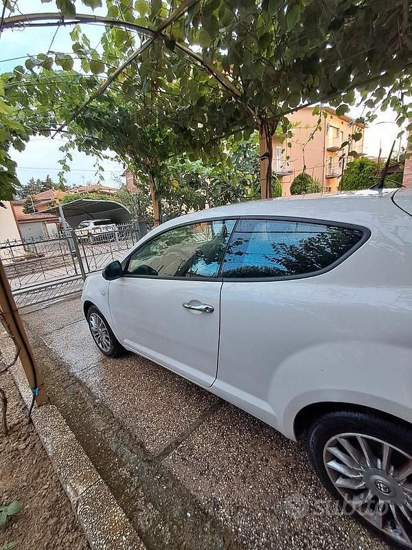 Usata Alfa Romeo MiTo 105 CV (77 kW) 2016 Bianco Utilitaria