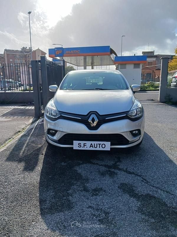 Usata Renault Clio V 76 CV (55 kW) 2020 Argento Berlina
