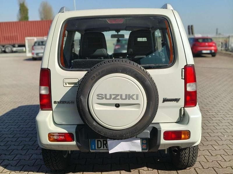 Usata Suzuki Jimny 86 CV (63 kW) 2008 Bianco SUV