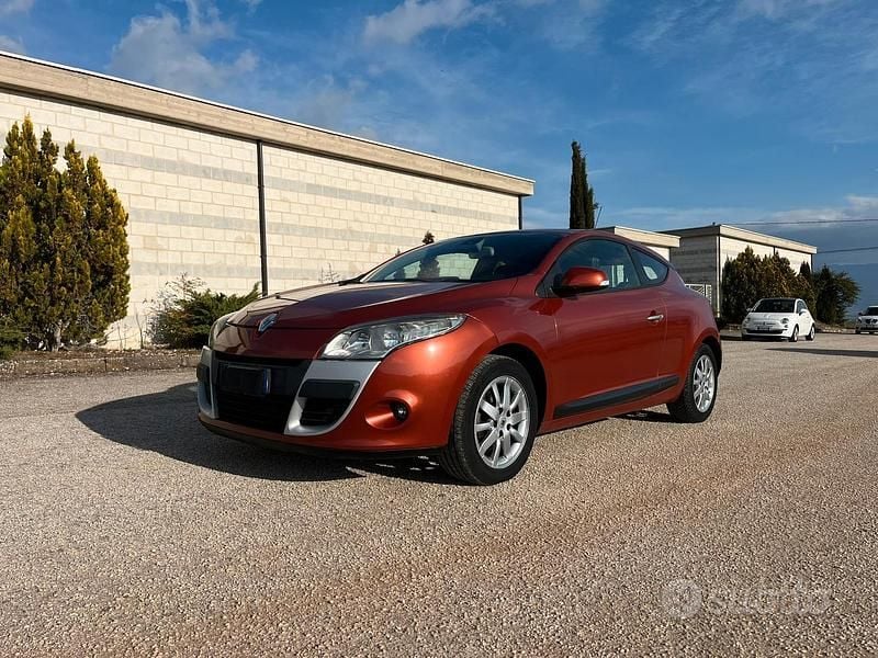 Usata Renault Mégane Coupé 110 CV (80 kW) 2010 Rosso Coupé