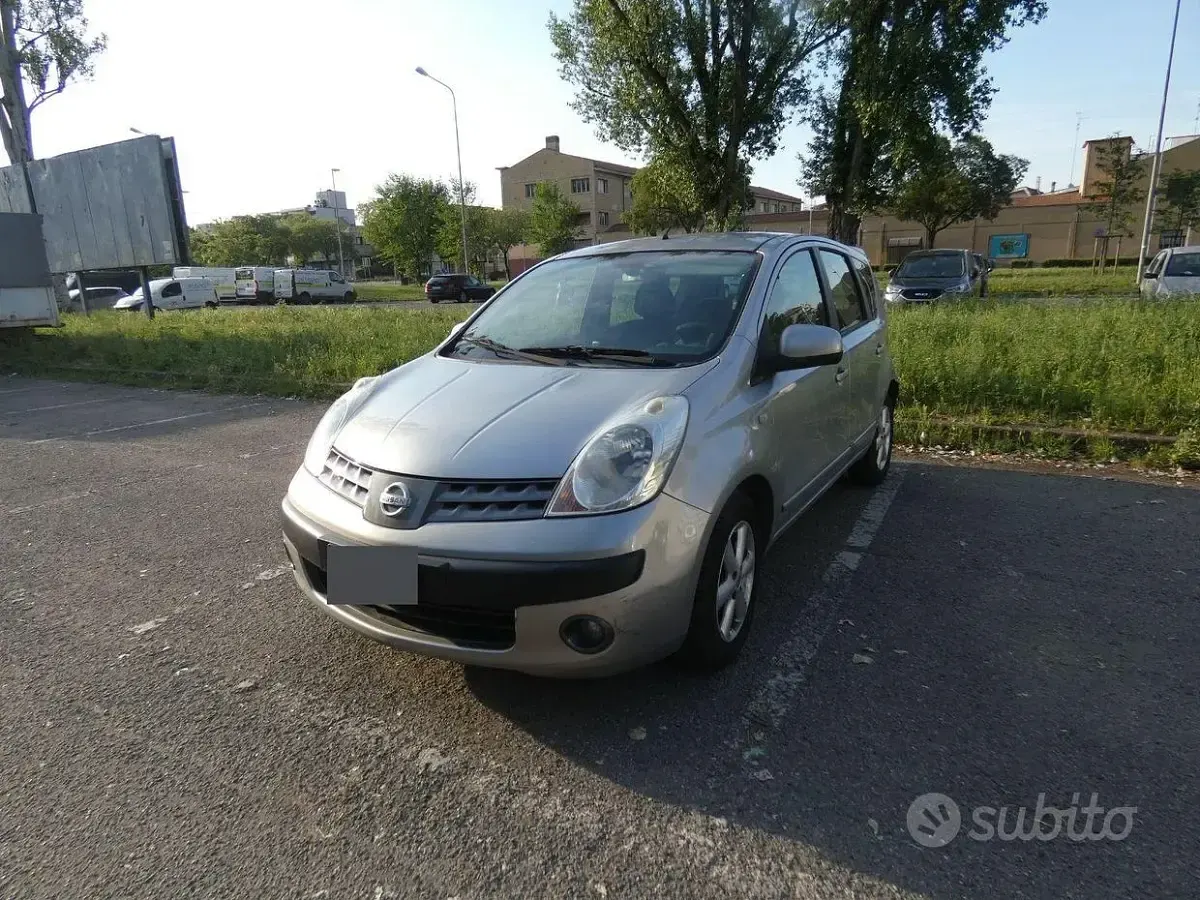 Usata Nissan Note 88 CV (64 kW) 2006 Grigio Utilitaria