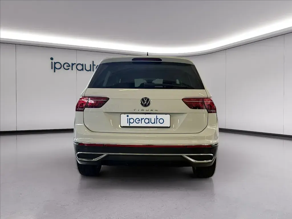 Usata VW Tiguan 150 CV (110 kW) 2021 Bianco pastello SUV