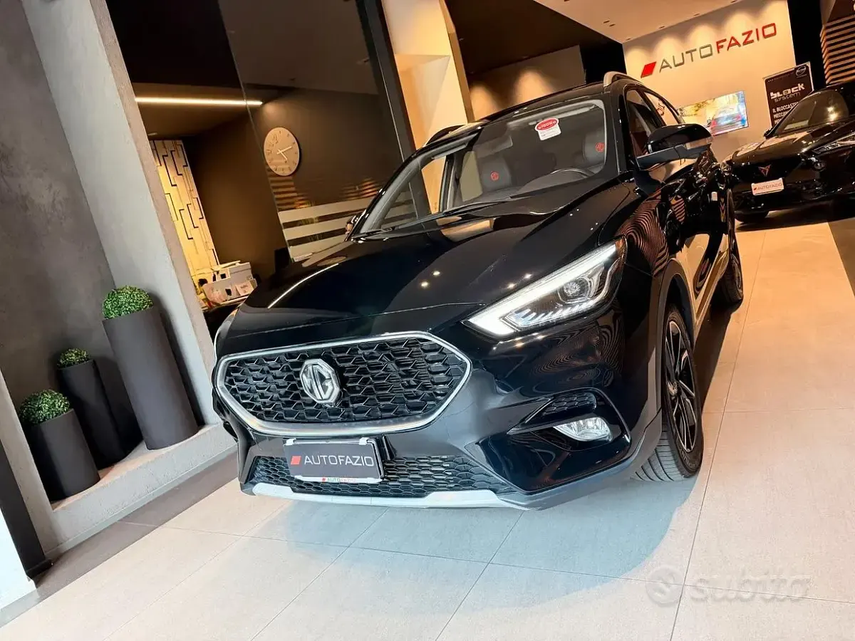 Usata MG ZS Luxury 111 CV (81 kW) 2023 Nero SUV