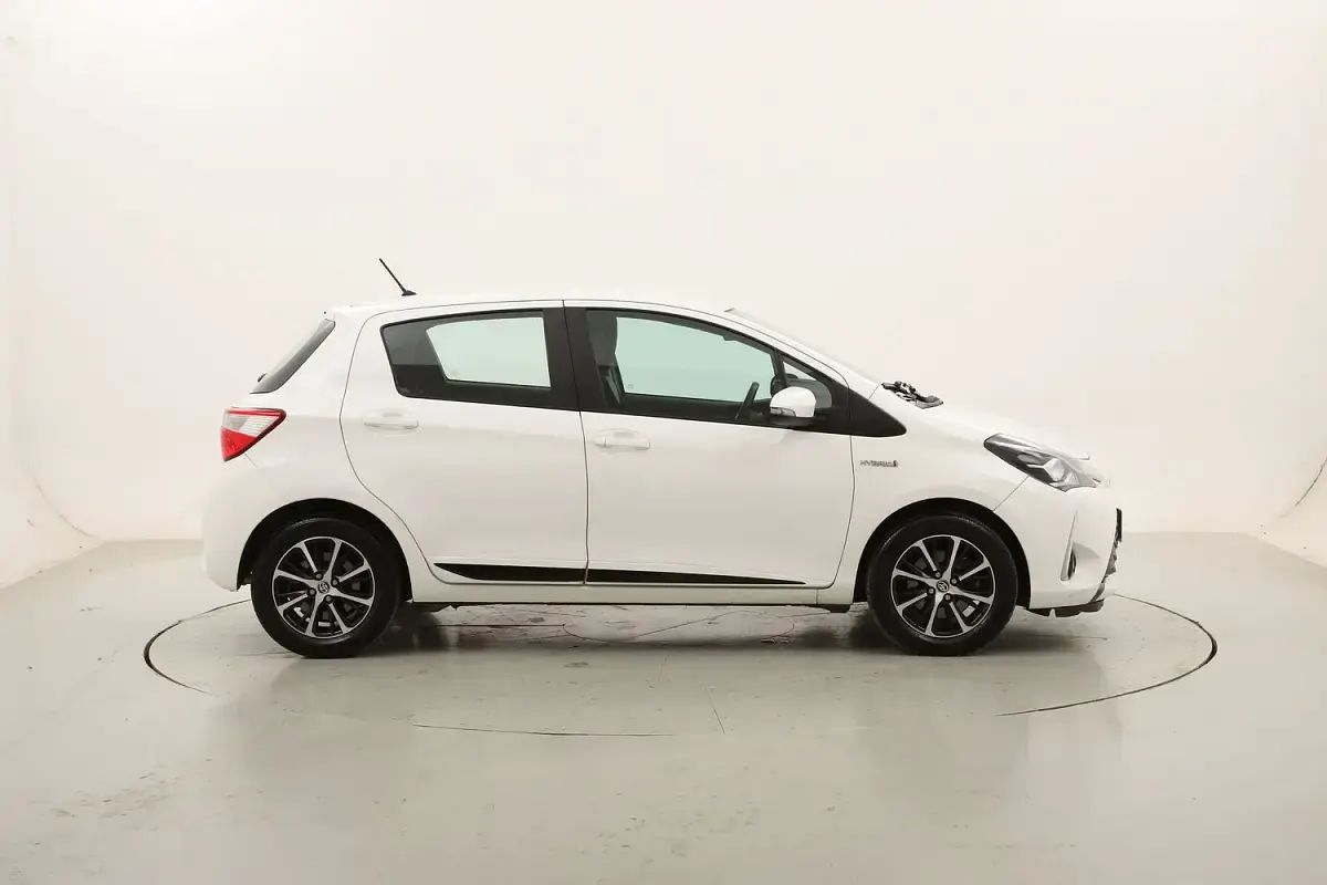 Usata Toyota Yaris Hybrid Active 101 CV (74 kW) 2018 Utilitaria