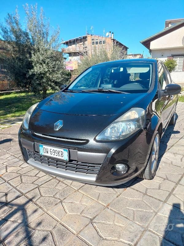 Usata Renault Clio III 75 CV (55 kW) 2009 Nero Berlina