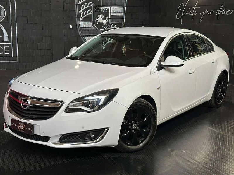 Bianco Usata 2016 Opel Insignia Business Tre volumi | 8450 € (Buon prezzo) - Immagine 1/4