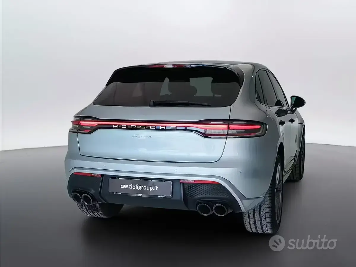 Usata Porsche Macan 265 CV (194 kW) 2022 Argento (metallizzato) SUV