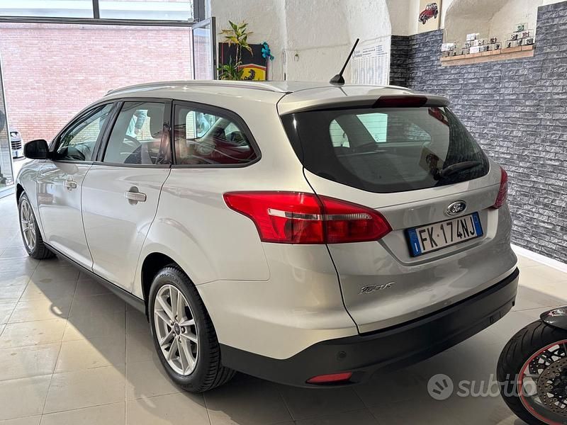 Usata Ford Focus Business Edition 120 CV (88 kW) 2017 Grigio Station wagon